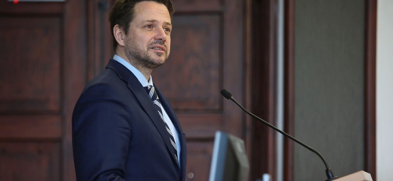 Trzaskowski: Kobiety po urodzeniu dziecka są gorzej opłacane. Nie możemy tego dłużej tolerować