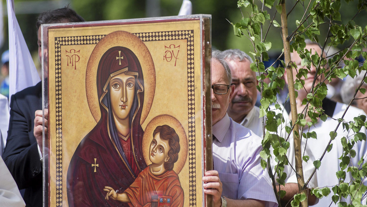 Kierowcy, przygotujcie się na czwartkowe utrudnienia w ruchu w Rzeszowie, w związku z uroczystościami Bożego Ciała. W trakcie procesji niektóre rzeszowskie ulice będą całkowicie lub częściowo zamknięte.