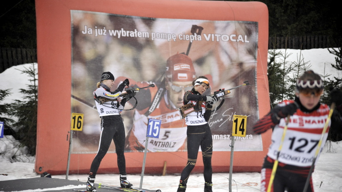 17 marca 2011 na Polanie Jakuszyckiej w Szklarskiej Porębie rozegrane zostały biathlonowe biegi sprinterskie Viessmann CUP 2011. Padający deszcz i topniejący śnieg sprawił, że warunki na trasach były trudne. Juniorzy młodsi mieli do pokonania dystans 7,5 km, natomiast młodzicy - 4,5 km.