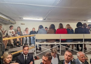 Parlamentarci Litvanije u skloništu | Foto: Reuters