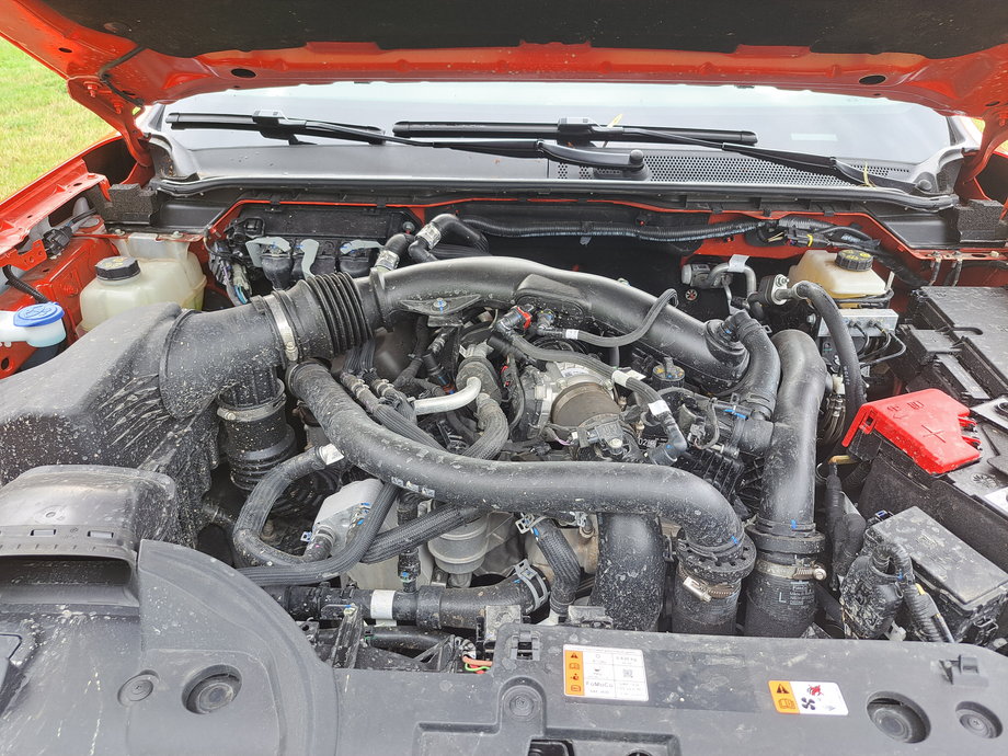 Ford Ranger Raptor ma pod maską 3-litrowe V6 o mocy niemal 300 KM.
