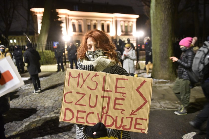 Trybunał Konstytucyjny opublikował uzasadnienie wyroku ws. aborcji. Protesty w Polsce