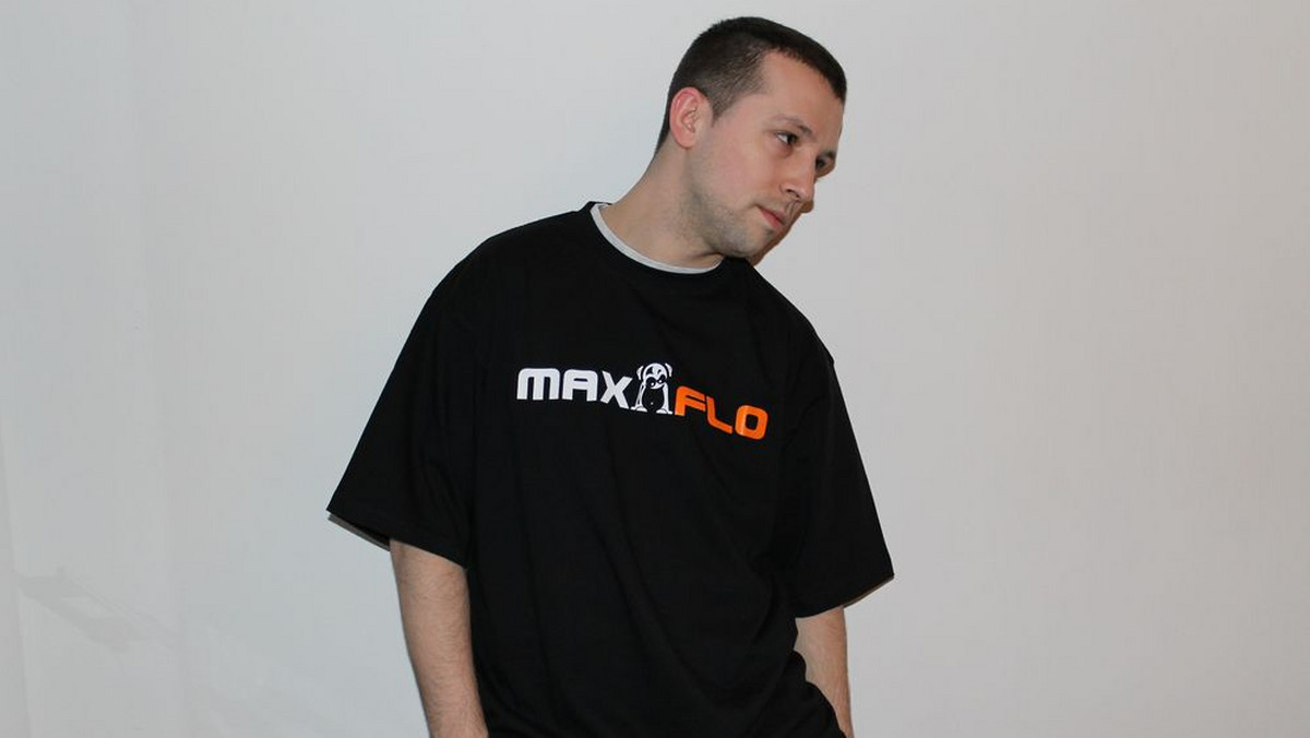 Wytwórnia MaxFloRec przedstawia kolejnego artystę, który będzie miał okazję zaprezentować się w jej barwach. Tym razem przedstawiciele wytwórni postanowili sięgnąć po artystę związanego ze Śląskiem i w ten sposób kolejnym artystą w MaxFloLab został K2.
