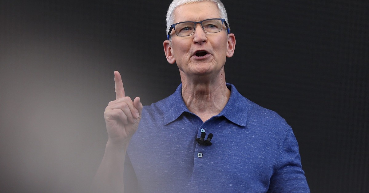 Tim Cook says it's a 'significant possibility' people use their iPhones ...