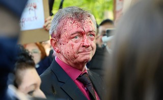 Jest śledztwo ws. oblania farbą ambasadora Rosji w Warszawie