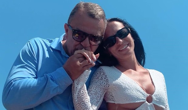 Cipka sa pokojnim mužem