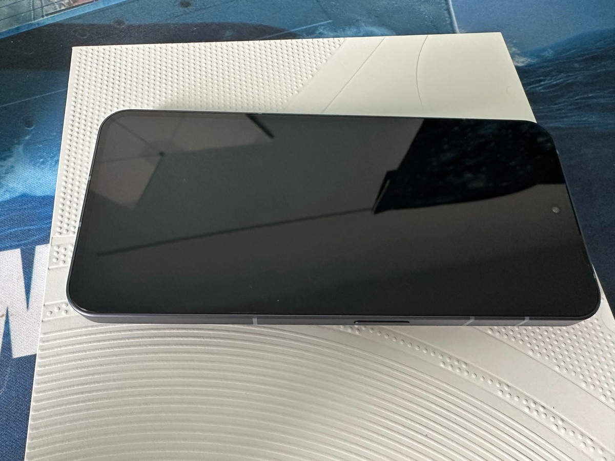 Nothing Phone (2)