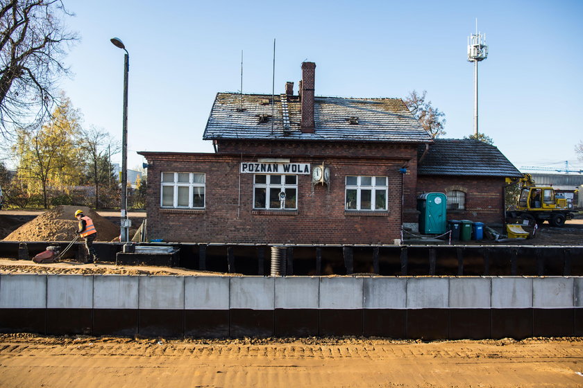 Pociągiem na Ławicę?