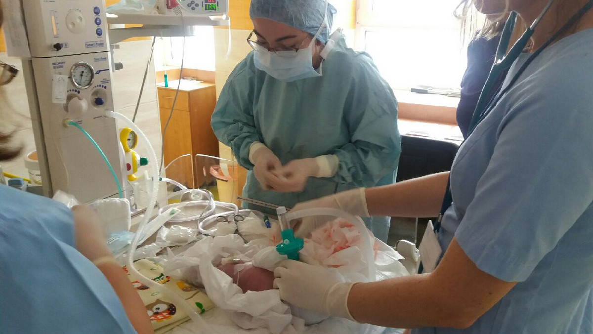 Kolejny niezwykły poród w szpitalu na kieleckim Czarnowie. Na świat przyszły trojaczki