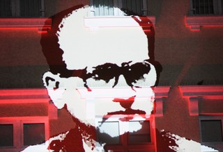 Jakie dokumenty kryje szafa Jaruzelskiego? 'Generał sam nanosił poprawki w swoim życiorysie'