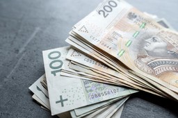 Nie ma porozumienia w sprawie uposażeń mundurowych