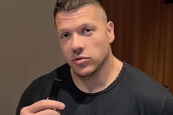 "STIGAO MI JE USB ANE NIKOLIĆ, HAJDE DA ZAJEDNO VIDIMO ŠTA JE TU" Sloba Radanović u jeku drame sa koleginicom iznenadio sve: JELENA ODMAH REAGOVALA (FOTO)