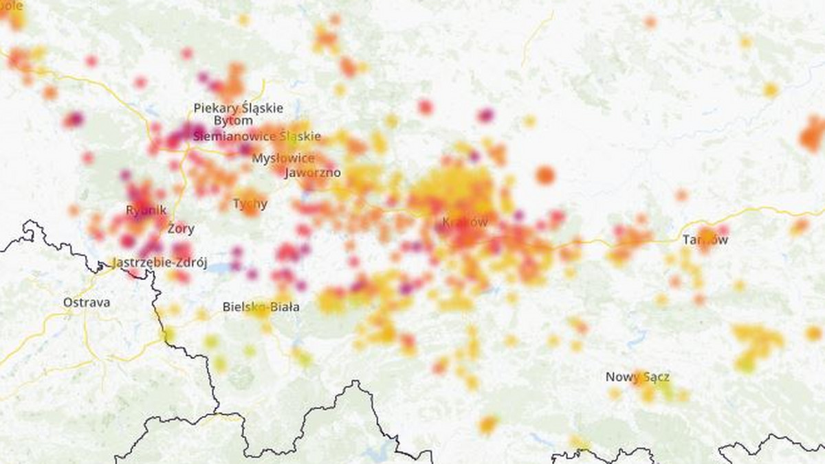 Smog w stolicy Małopolski. W Krakowie dopuszczalne normy zanieczyszczenia powietrza pyłami są znacznie przekroczone. Niestety nie lepiej jest w podkrakowskich gminach. Sprawdź stężenie pyłów PM 2,5.