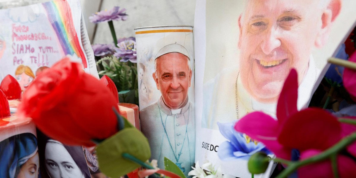 Vatican announces daily rosary prayer. Support Pope Francis in illness.