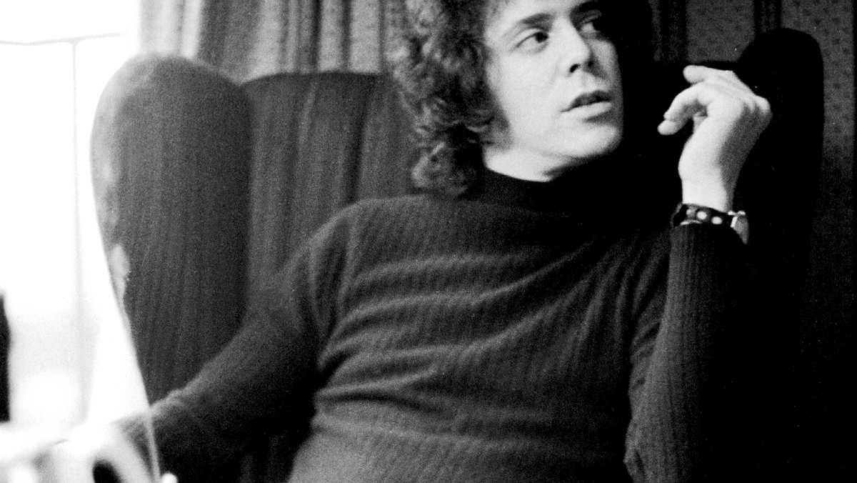 Dziennikarze mają go za strasznego gbura, a fani od pokoleń czczą go jak boga. Lou Reed świętuje 70. urodziny w otoczce skandalu - zupełnie tak, jak początku kariery Velvet Underground.