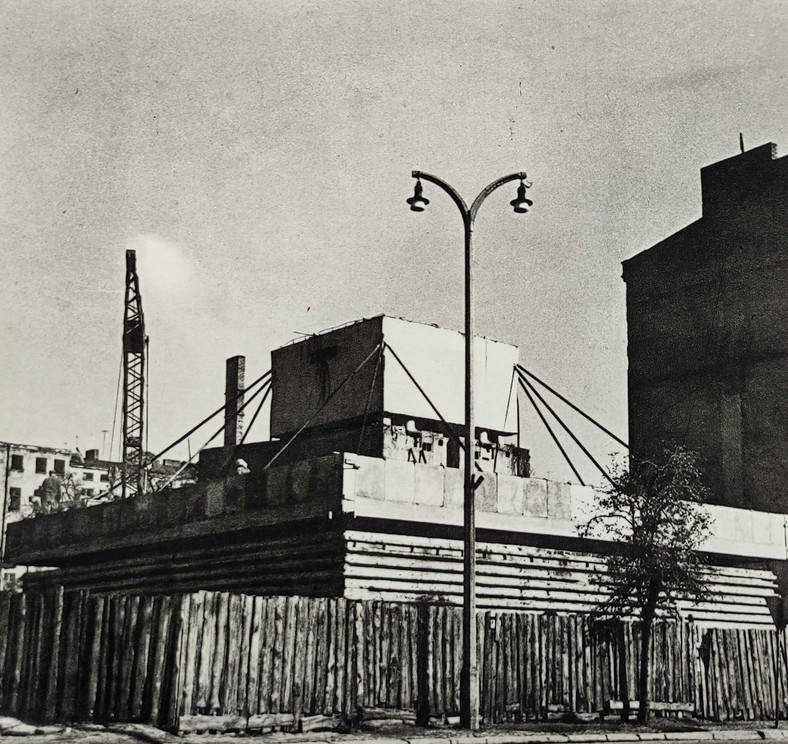 Budowa trzonolinowca, jesień 1964