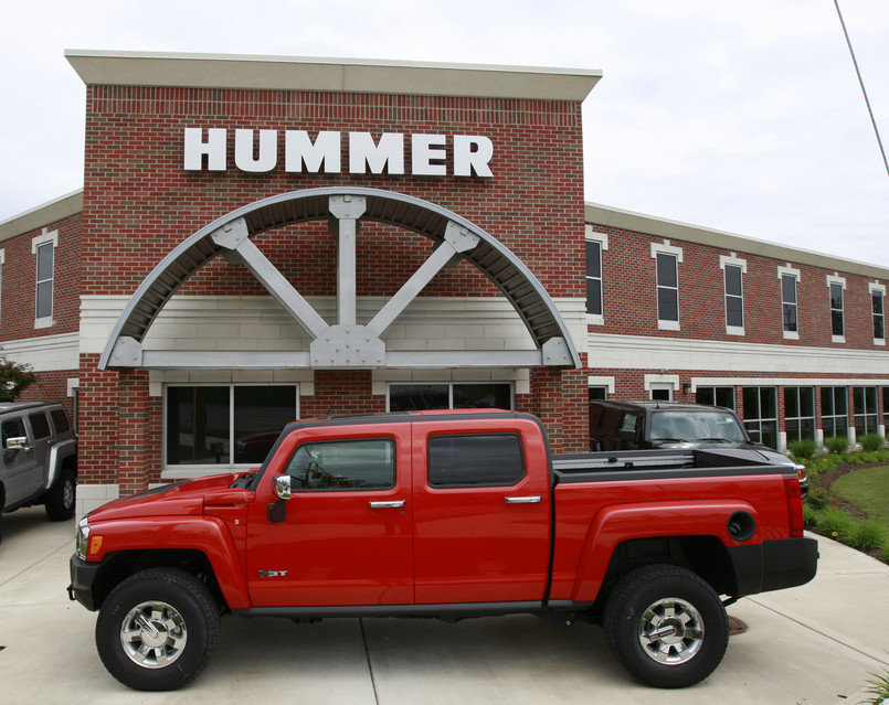 Amerykański koncern motoryzacyjny General Motors podpisał w piątek z chińskim producentem maszyn Tengzhong umowę w sprawie sprzedaży marki Hummer. Fot. Bloomberg