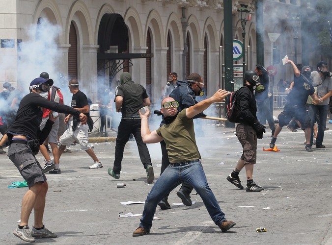 Grecy nie chcą oszczędzać - wyszli na ulice