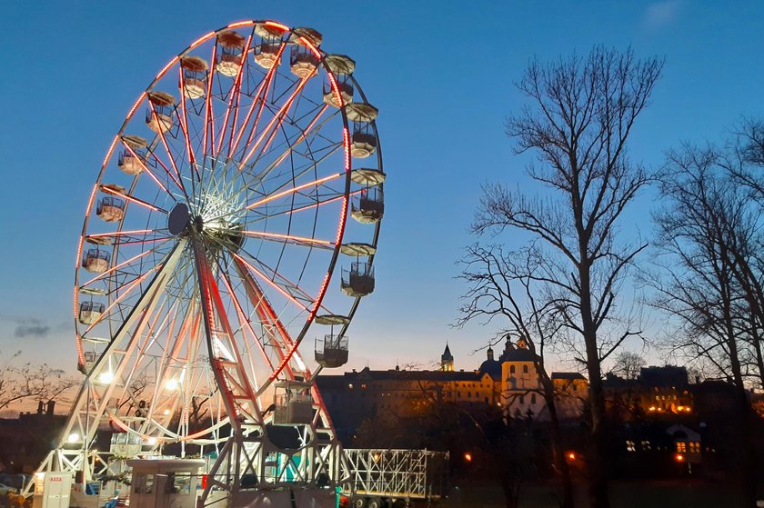 Diabelski młyn zasłonił Stare miasto