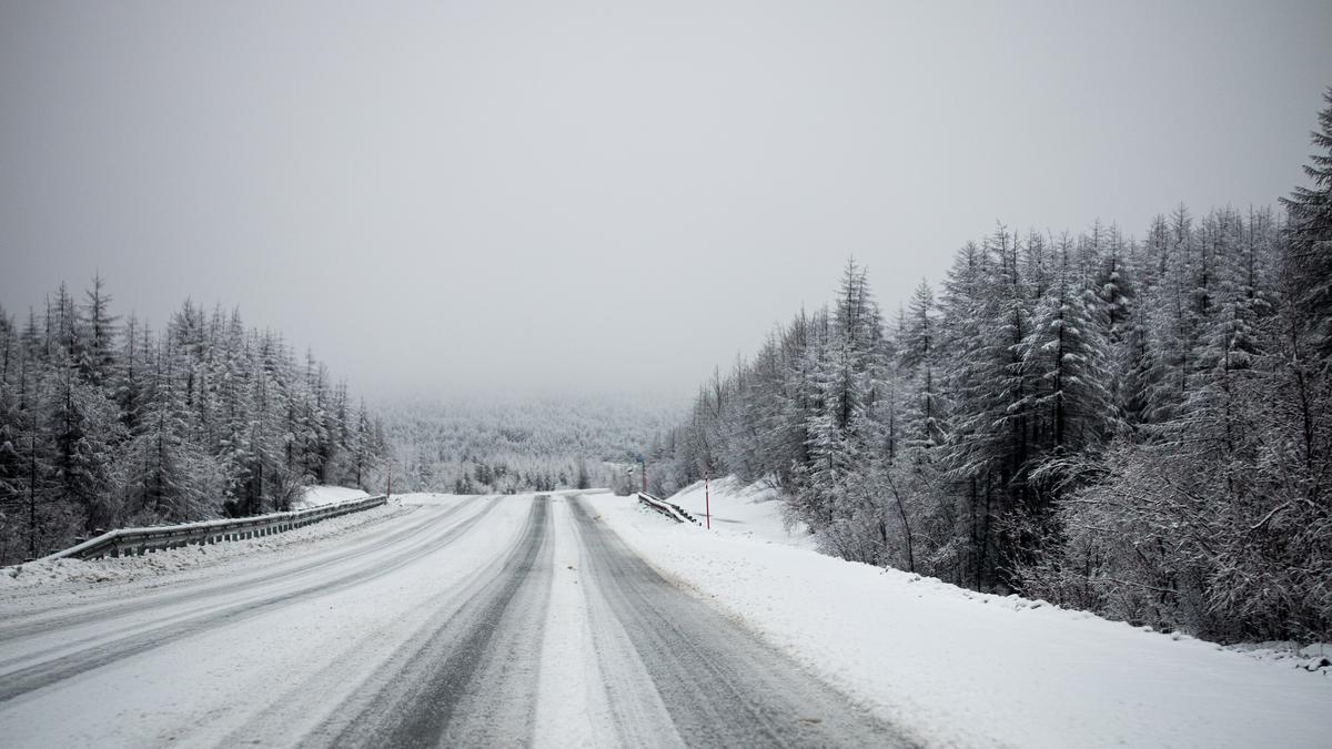 Itt a tél: a nyugati országrészben már szakad a hó – videó