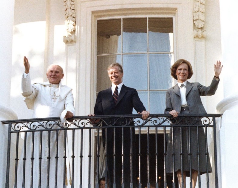 06.10.1919. Waszyngton. Jan Paweł II i prezydent USA Jimmy Carter z żoną Rosalynn Carter. fot. zuma/Newspix.pl