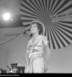 "Śpiewać każdy może...". QUIZ o przebojach z Opola. Skup się przy pytaniu nr 14