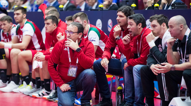 Chema a támadások, Nagy a védekezés megszervezésével segíti Gulyás István kapitány munkáját /Fotó: MKSZ/Kovács Anikó