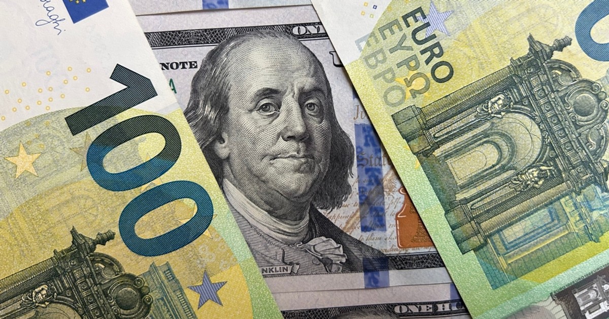 Kurs dolara w Polsce najniższy od lat. Amerykańska waluta traci na wielu frontach
