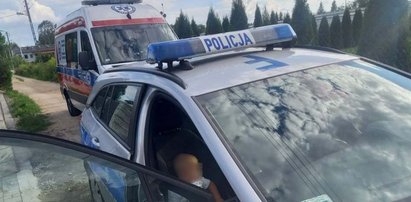 Zbłąkany bosy dwulatek pod Łodzią. Alarm w policji i ważny komunikat wydany już po akcji. "Cenna jest każda minuta!"