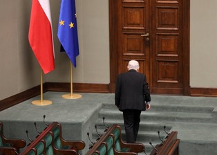 PiS oskarża: Publiczne łamanie granic skończyło się "wybrykiem" posła Brauna i przerwaniem uroczystości religijnej