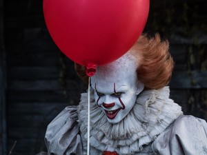Emlékszel még az AZ horrorfilm rémbohócára? Bill Skarsgard azóta kétgyermekes apuka lett és rengeteget változott