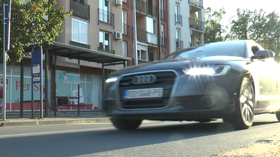 mesto gde su đaci izletali pred automobile