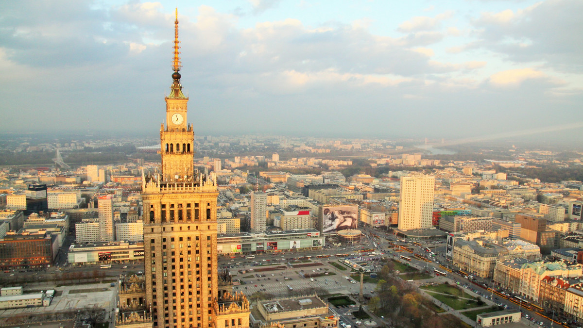 Mieszkańcy stolicy zgłosili w sumie 2 649 pomysłów na inwestycje w ramach kolejnego budżetu partycypacyjnego. Ratusz podał właśnie ostateczną ich liczbę. To o ponad 300 propozycji więcej niż rok temu. Tym samym ustanowiony został nowy rekord. Teraz czas na dyskusje na temat tych propozycji. Do podziału między dzielnice jest 58 mln zł.