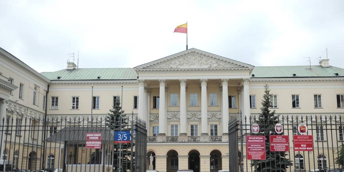 Tyle zarabiają urzędnicy ratusza