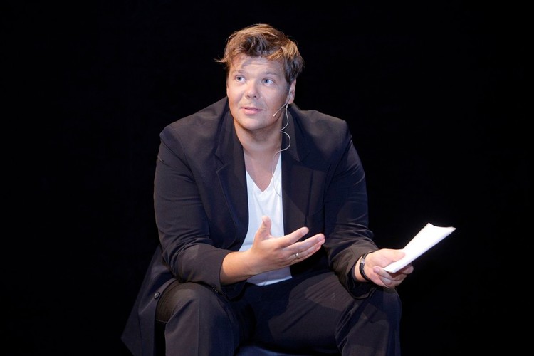 Michał Figurski podobno bardzo niechętnie wspomnia, że reklamował auta marki SsangYong...