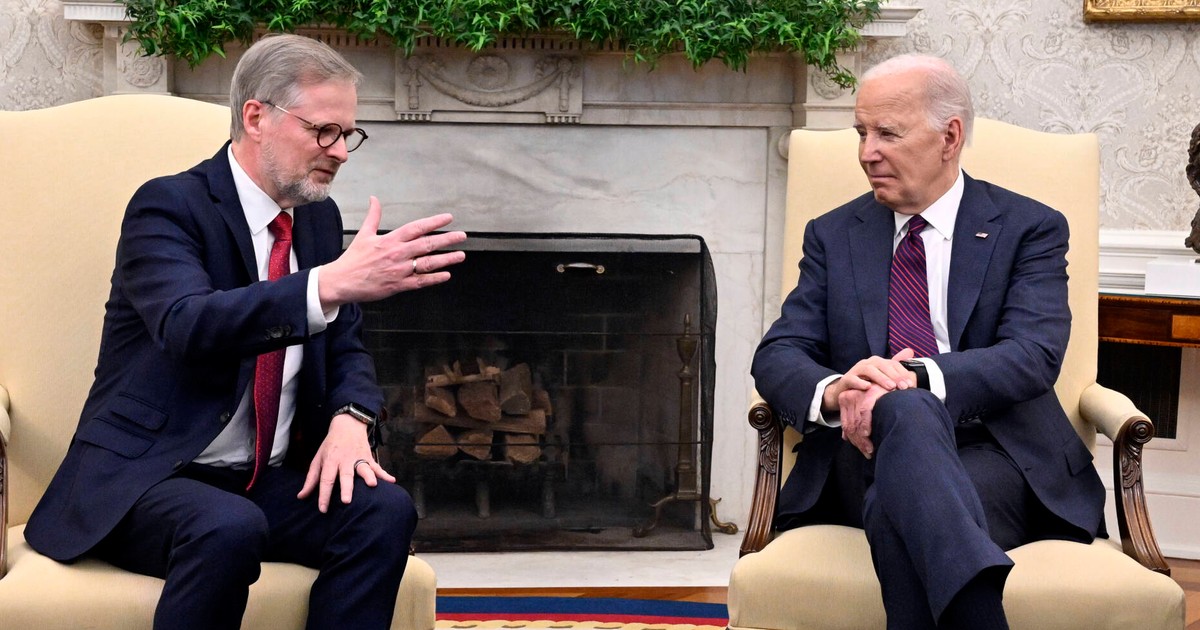 Český premiér v Bílém domě: Už nechci vidět ruské tanky ve své zemi