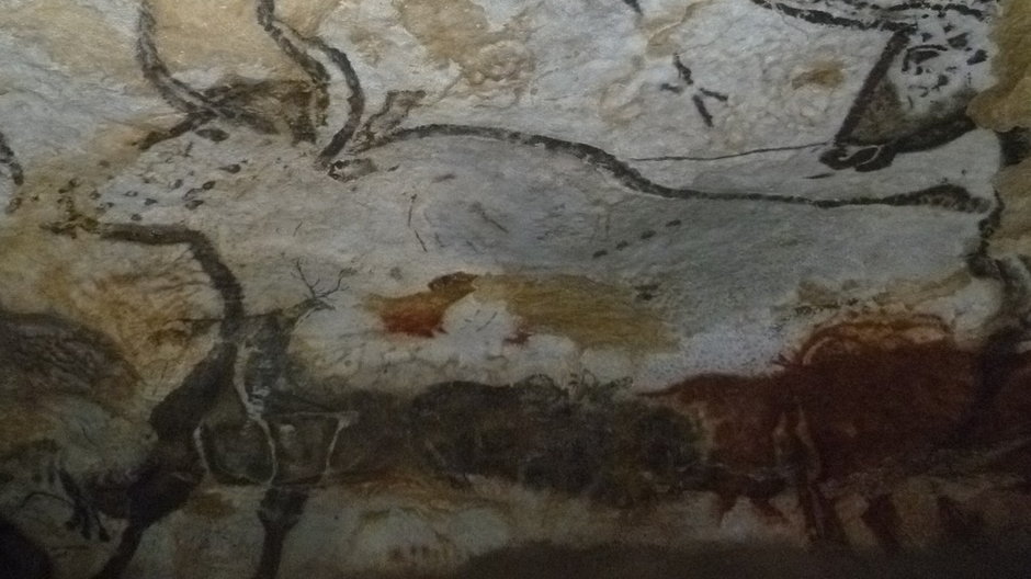 Malowidła w jaskini w Lascaux. Oto przykład pisma z epoki kamienia, które jako pierwszy rozszyfrował archeolog amator