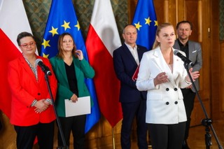 Koniec obowiązkowych prac domowych. Nowacka podała termin