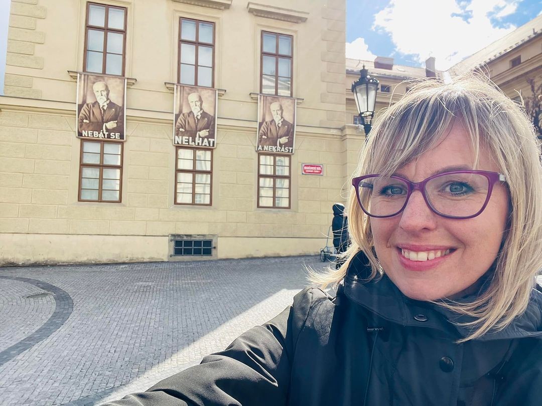 Moderátorka politickej relácie Na hrane Jana Krescanko Dibáková.