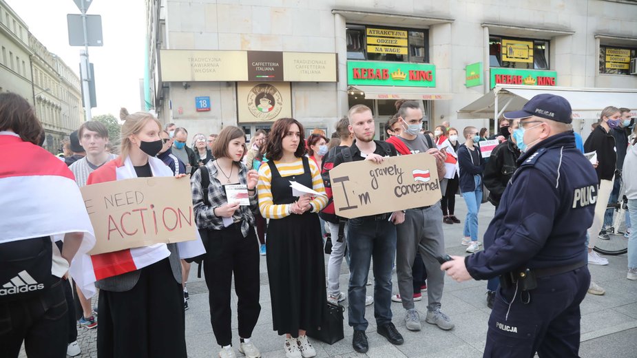 Pikieta solidarności z Ramanem Protasiewiczem w Warszawie
