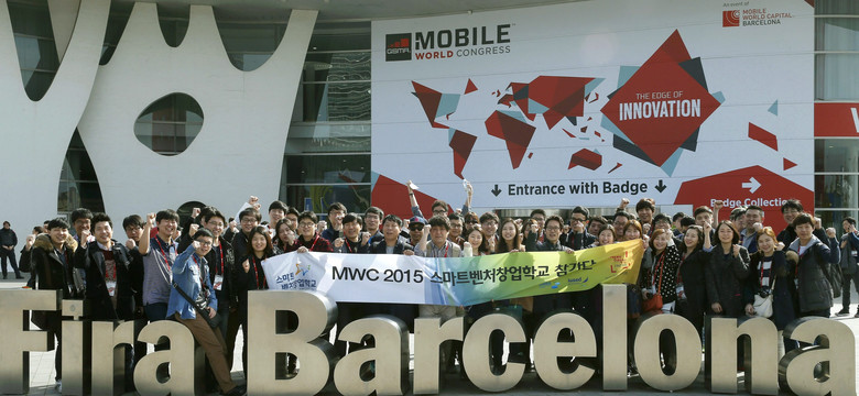 Najcieńszy tablet świata, wygięte smartfony i antywirusy dla zegarków. Oto targi MWC w Barcelonie. FOTO