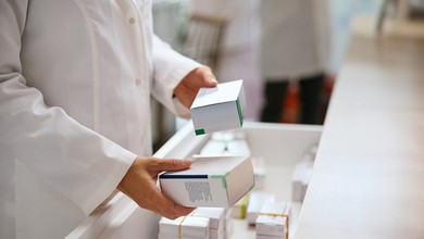 Pilny komunikat z aptek. Popularny lek z ibuprofenem wycofany z rynku