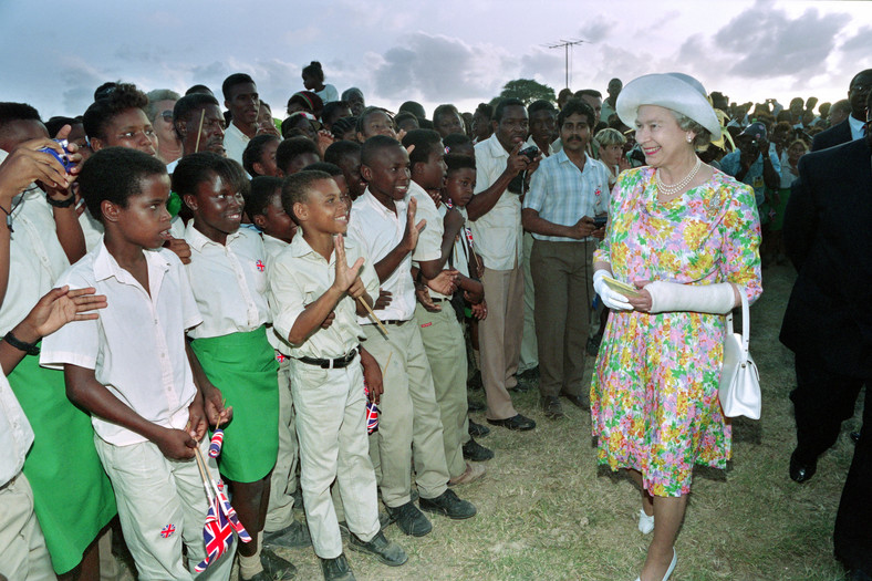 Elżbieta II podczas wizyty na Karaibach w 1994 r.
