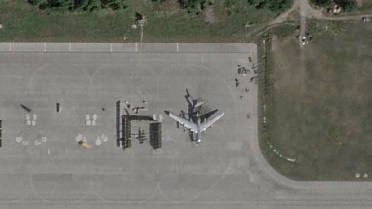 Uništen avion Tu-95MS u bazi "Engels-2" na satelitskom snimku objavljenom 20. jula