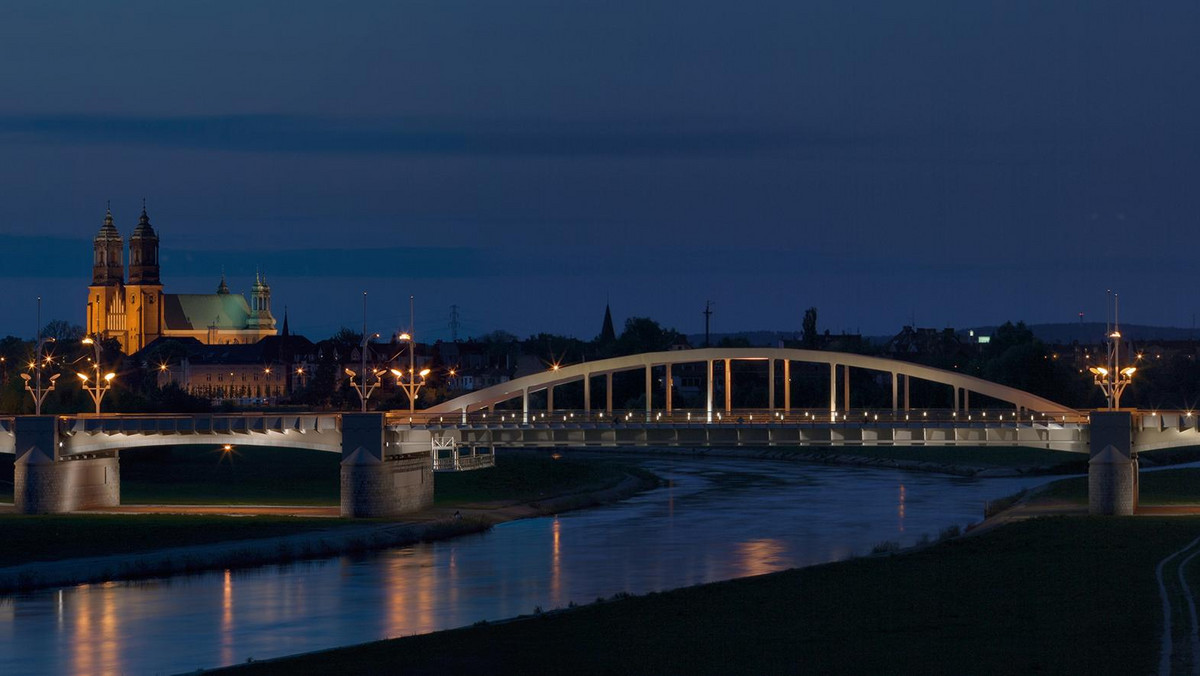 Kamery na wszystkich odcinkach Wartostrady - to cel miasta, które stara się o większe bezpieczeństwo wypoczywających nad Wartą mieszkańców oraz turystów. Dodatkowo tereny nadwarciańskie mają być odpowiednio oświetlone. Zakończono prace projektowe w tej sprawie, a według informacji Urzędu Miasta Poznania, w ciągu najbliższych miesięcy zgłoszone zostaną roboty budowlane.