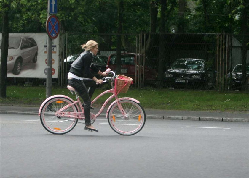 Doda i Nergal kochają się na rowerach