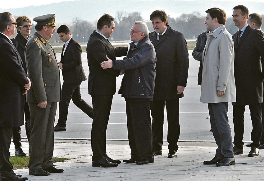 Doček: Ministri Aleksandar Vulin, Bratislav Gašić i Nikola Selakovoić