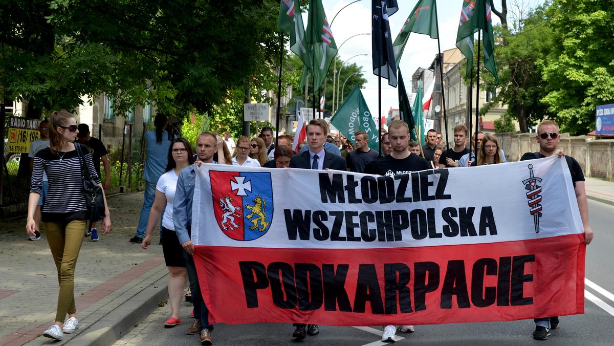 Marsz Pamięci Ofiar Rzezi Wołyńskiej w Przemyślu w 2017 r.