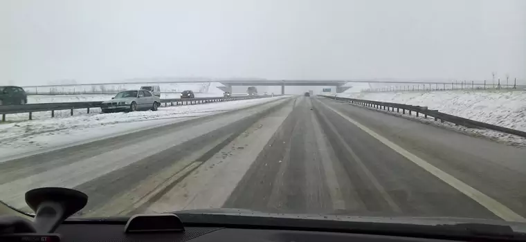 Ślisko na drogach w Tatrach i na Podhalu