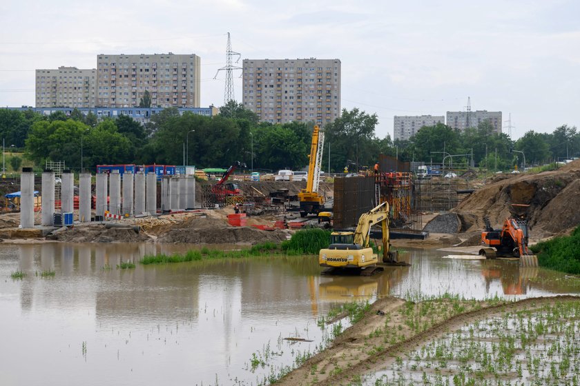 Polska zmaga się ze skutkami burz. Ponad 20 tys. odbiorców bez prądu